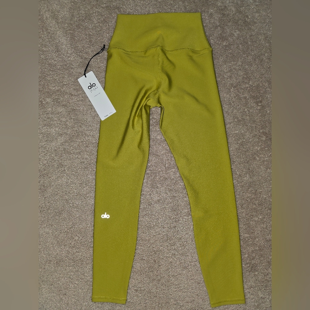 NWT ALO YOGA 7/8 chartreuse Airlift High Waist Leggings XXS - Picture 1 of 3